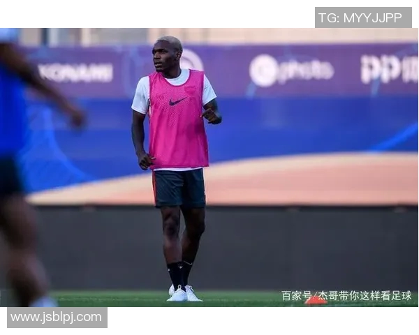 深圳网球队盯防策略分析与比赛表现的得失总结 深圳网球队盯防策略分析与比赛表现的得失总结