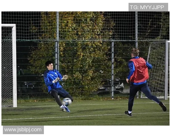 小飞哥足球明星的成长之路与梦想追逐的精彩故事